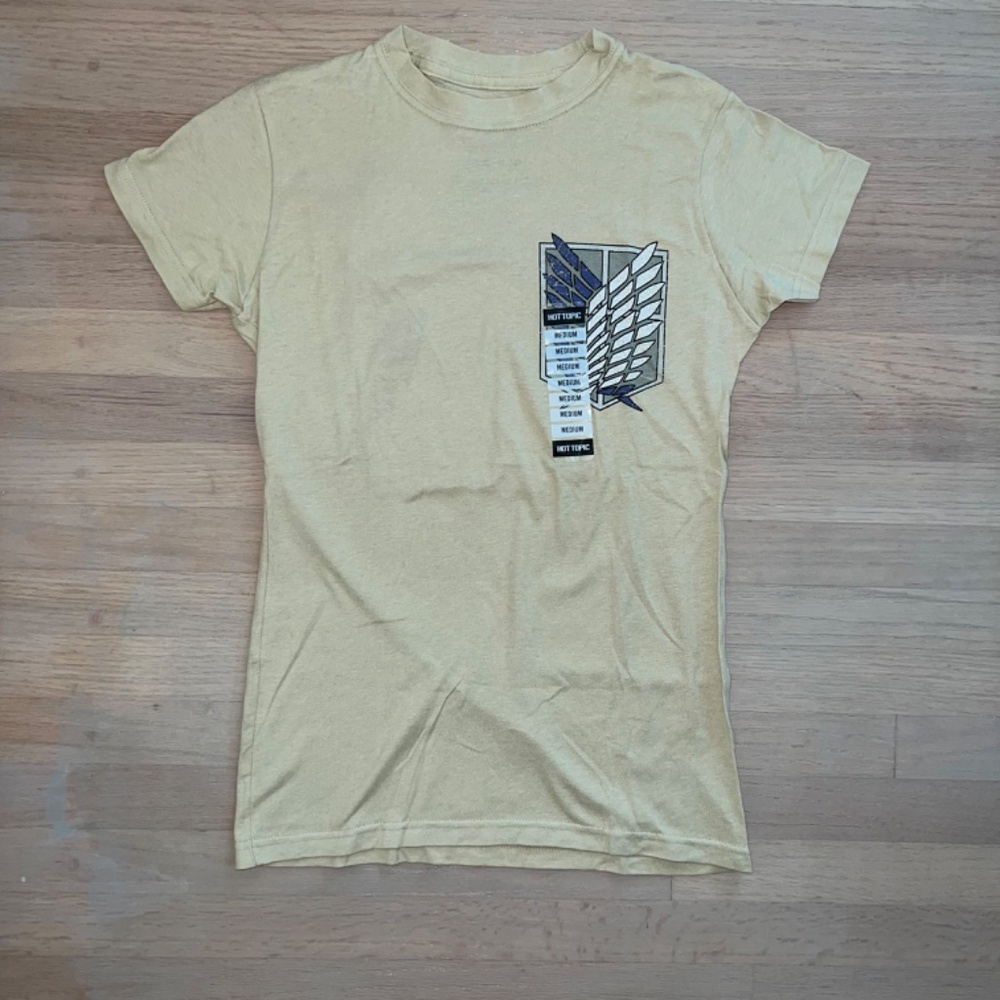 Hot Topic Attack on Titan T-Shirt NWT size Medium - Picture 2 of 3